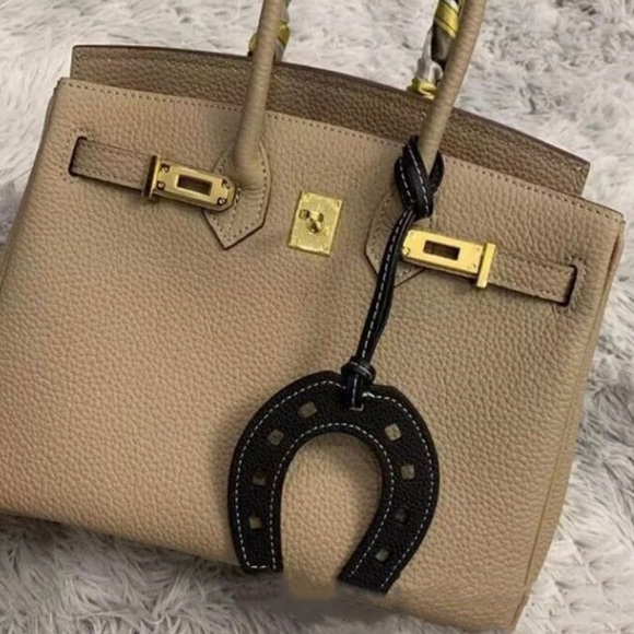 🆕 Equestrian Lucky Horseshoe Bag Tag or Keychain - Black 🐴 - Picture 3 of 4